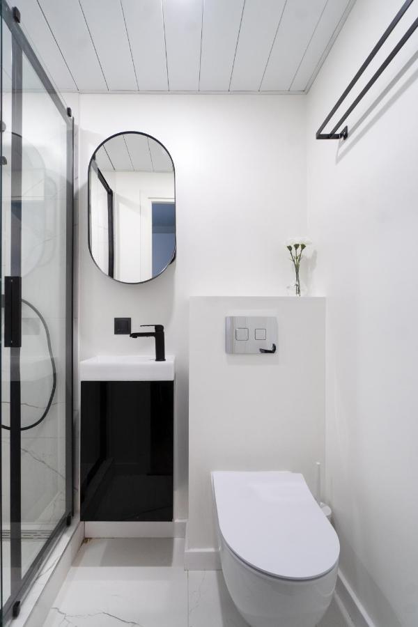 Airport By Revalhome Reval